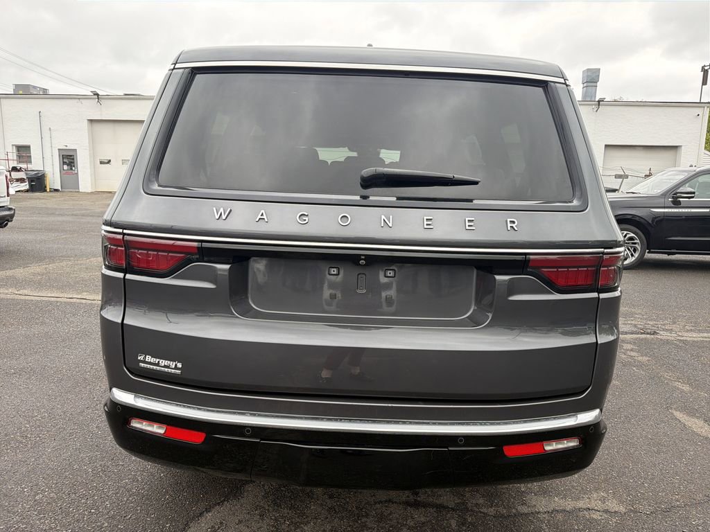 Used 2023 Jeep Wagoneer 4WD w/ Convenience Group I image 4