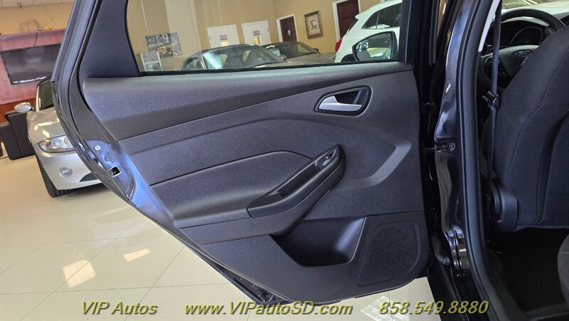 Used 2018 Ford Focus SE FWD image 13