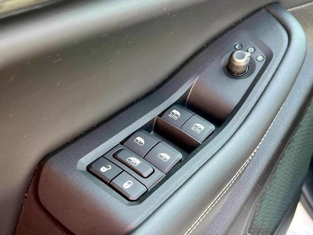 Certified 2023 Jeep Grand Cherokee Altitude image 19