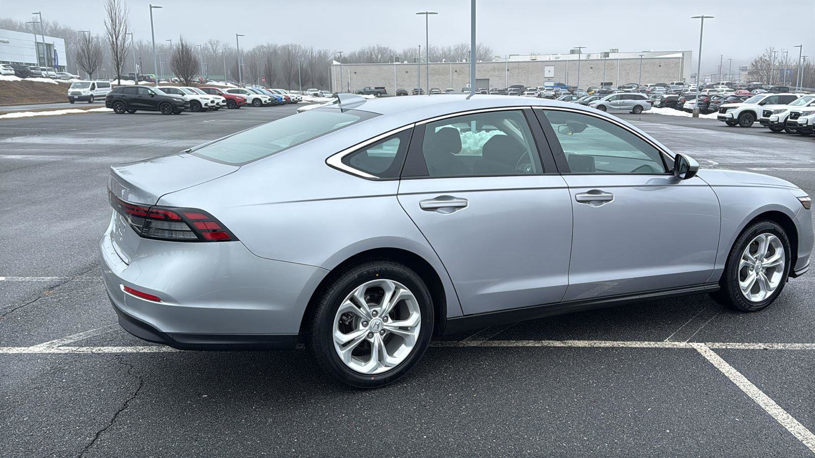 Used 2023 Honda Accord LX image 5