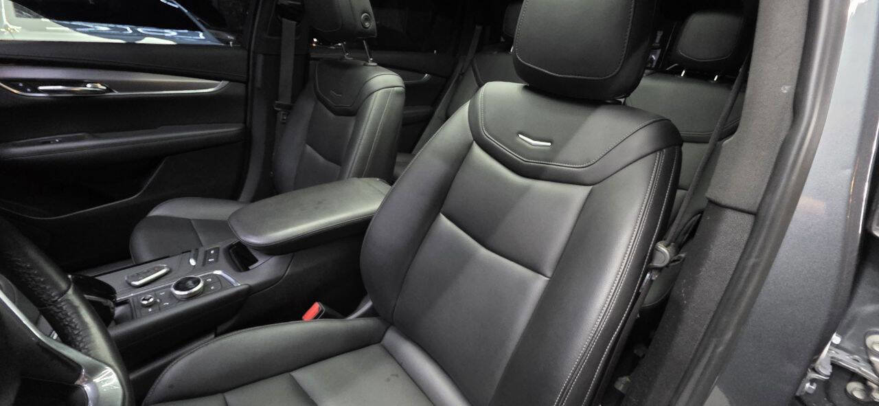 Used 2021 Cadillac XT6 Luxury FWD image 16