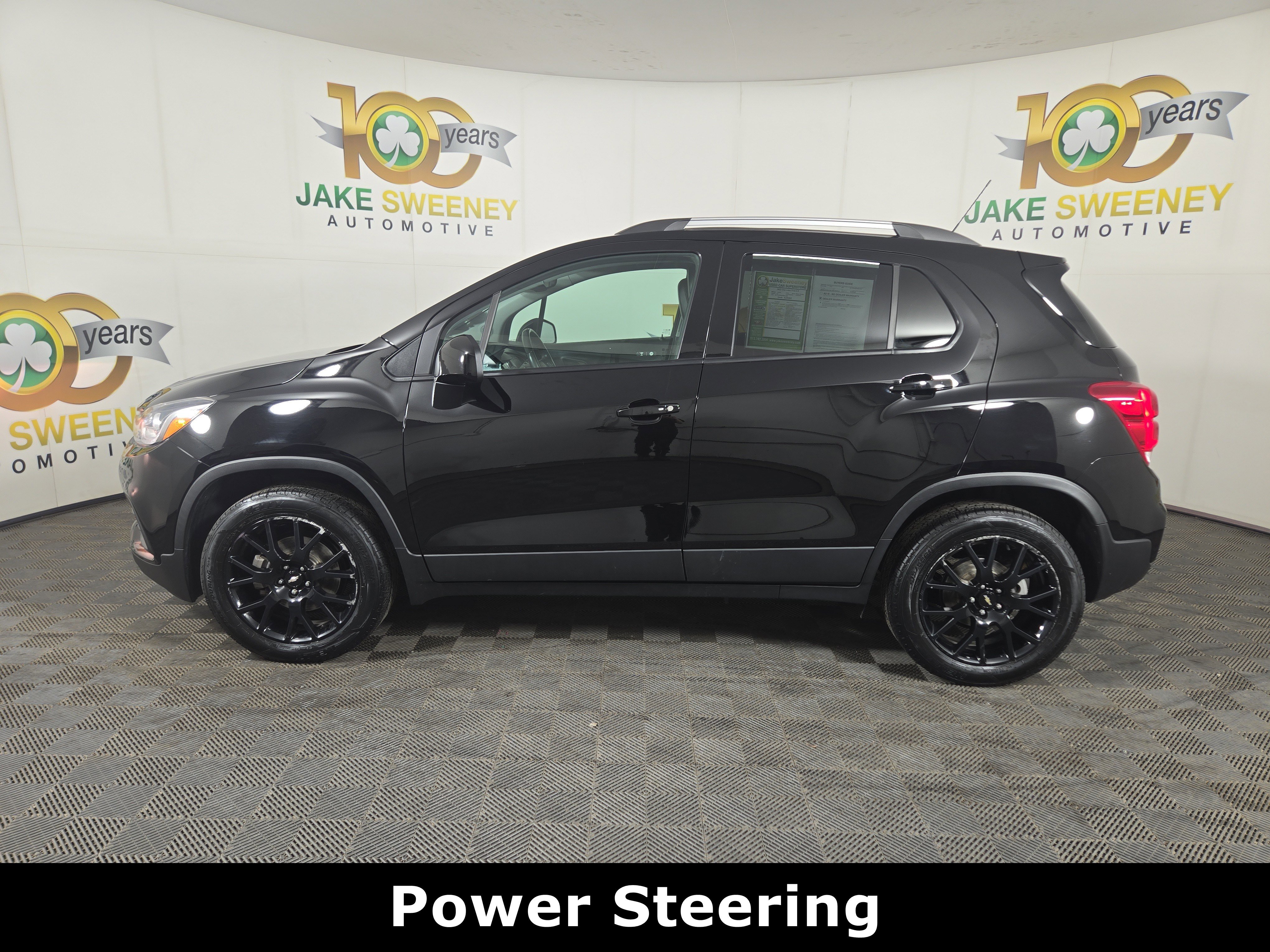Certified 2022 Chevrolet Trax LT w/ Midnight Edition image 4