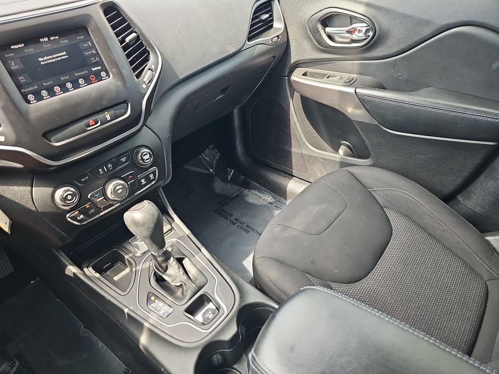 Used 2021 Jeep Cherokee Latitude FWD image 24