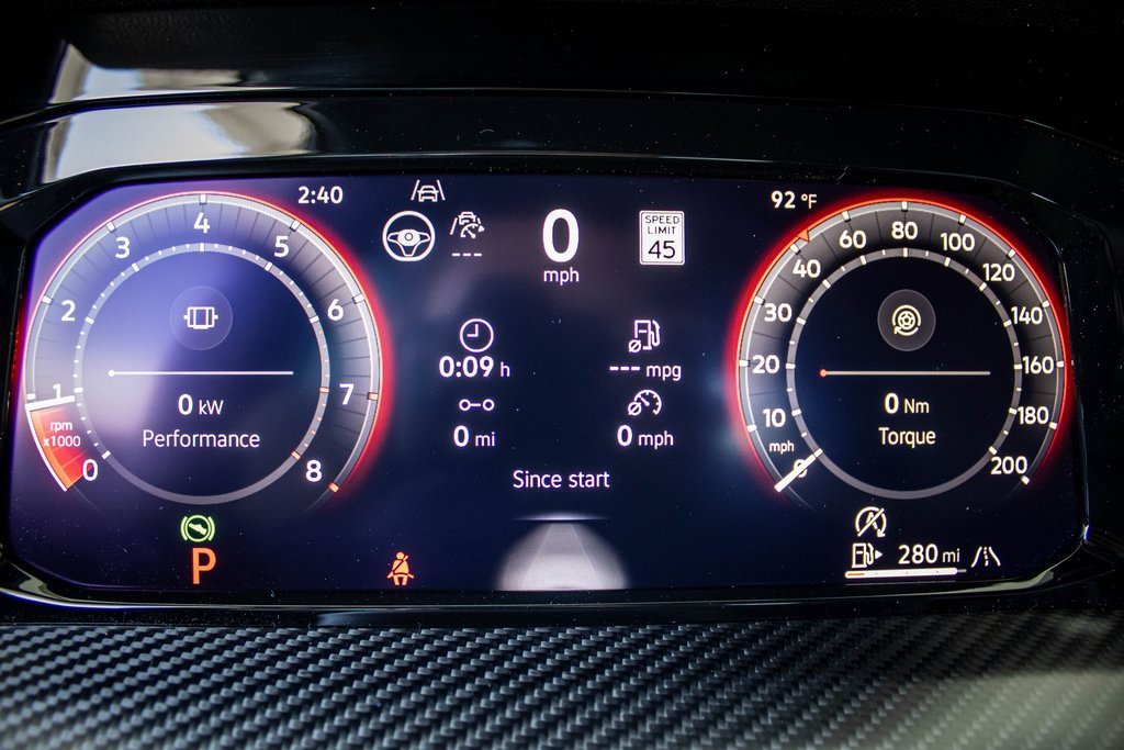 Used 2025 Volkswagen Golf R Black Edition image 2