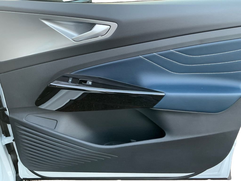 New 2026 Volkswagen ID.4 Pro S Plus image 16