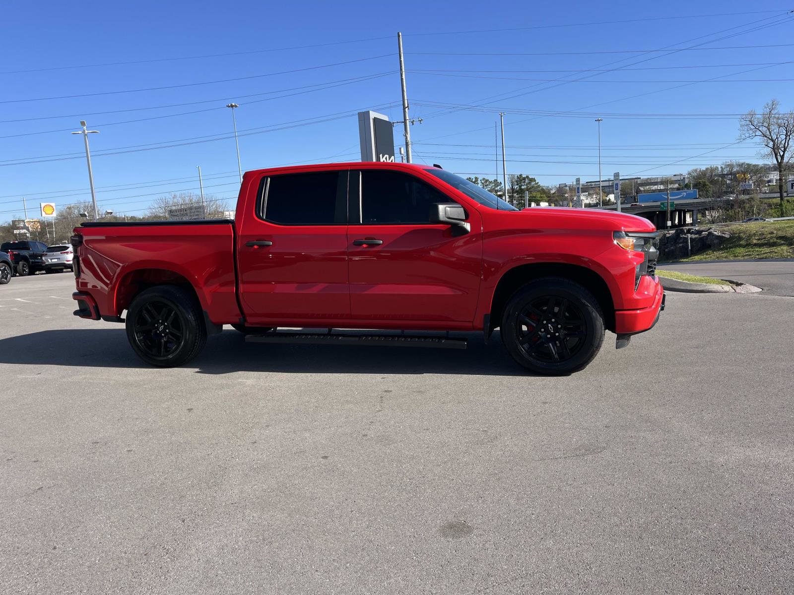 Used 2023 Chevrolet Silverado 1500 Custom image 2