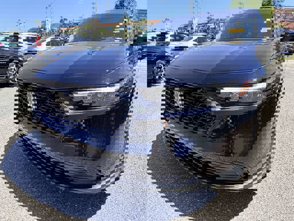 Used 2025 Honda Accord SE image 9