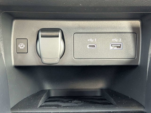 New 2025 Nissan Versa SR w/ Trunk Package image 27