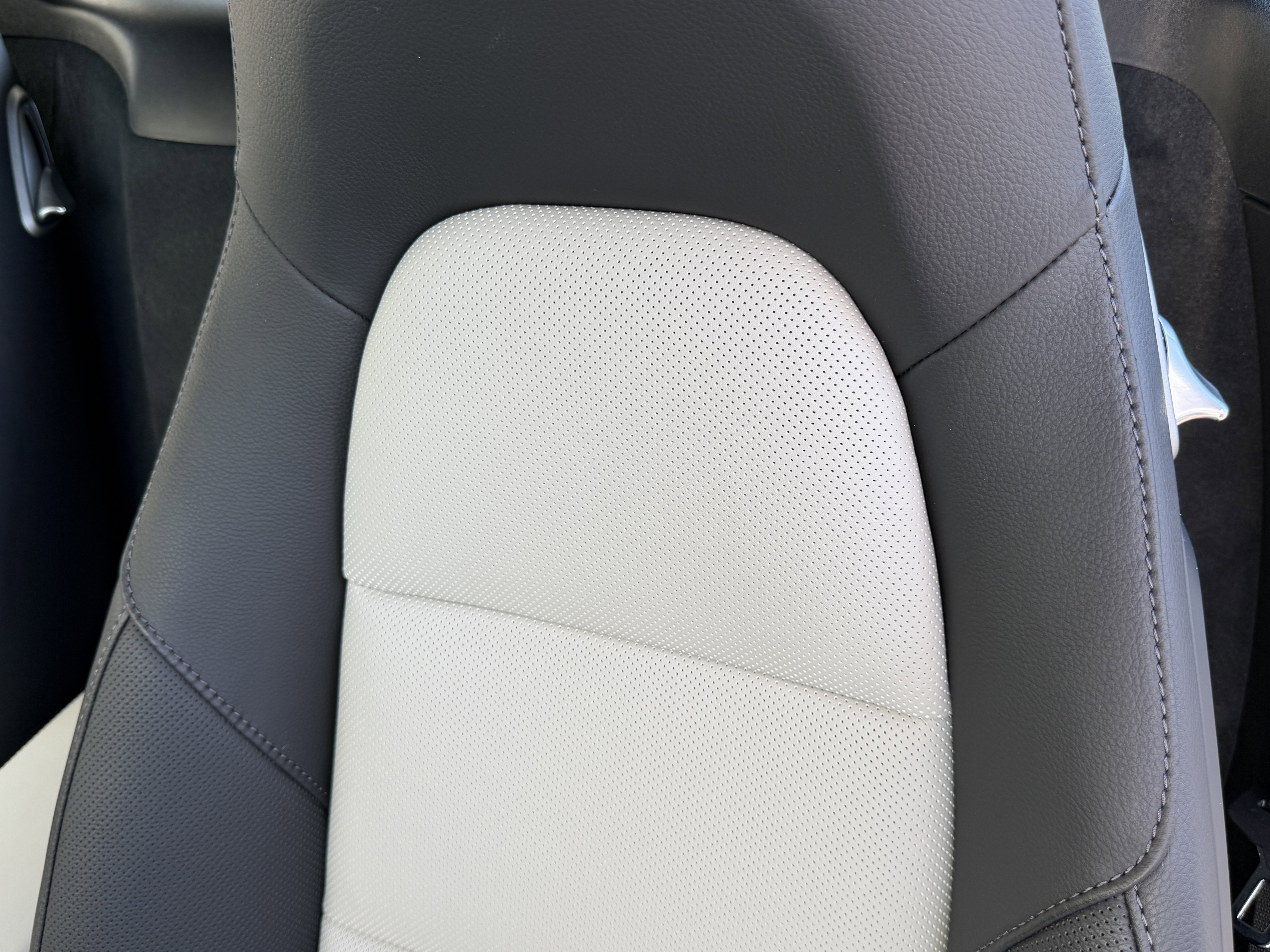 Certified 2025 Porsche 718 Cayman image 5