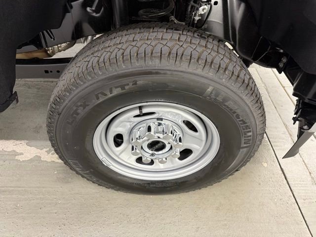 New 2026 Ford F250 XL w/ XL Chrome Package image 4