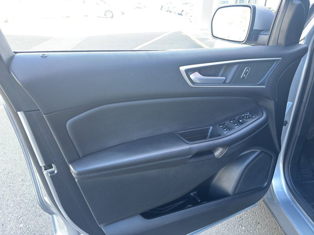 Used 2024 Ford Edge SEL image 6