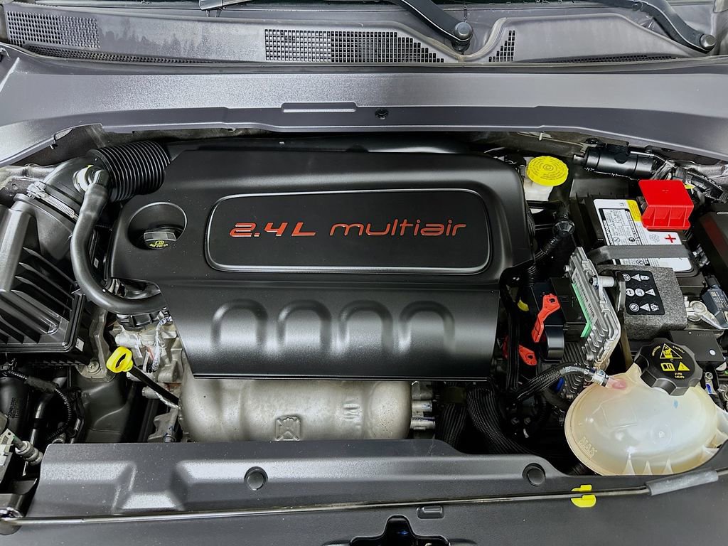 Certified 2022 Jeep Compass Latitude w/ Convenience Group image 41