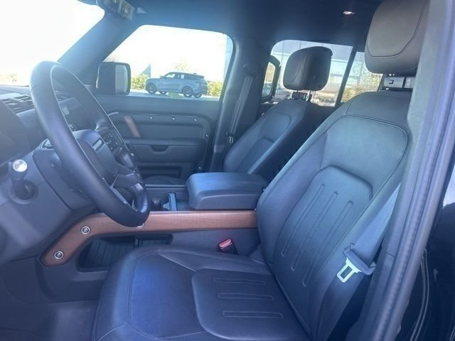 Used 2024 Land Rover Defender 130 X image 9