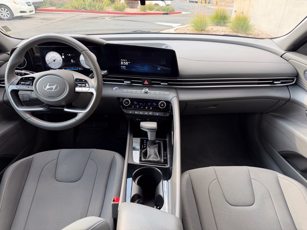 Used 2025 Hyundai Elantra SEL FWD image 14