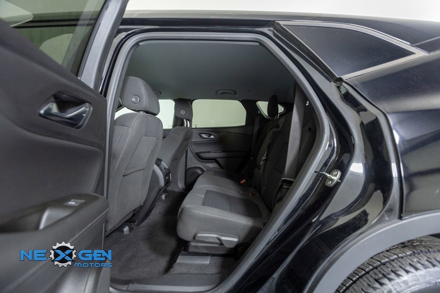 Used 2020 Chevrolet Blazer LT FWD image 25