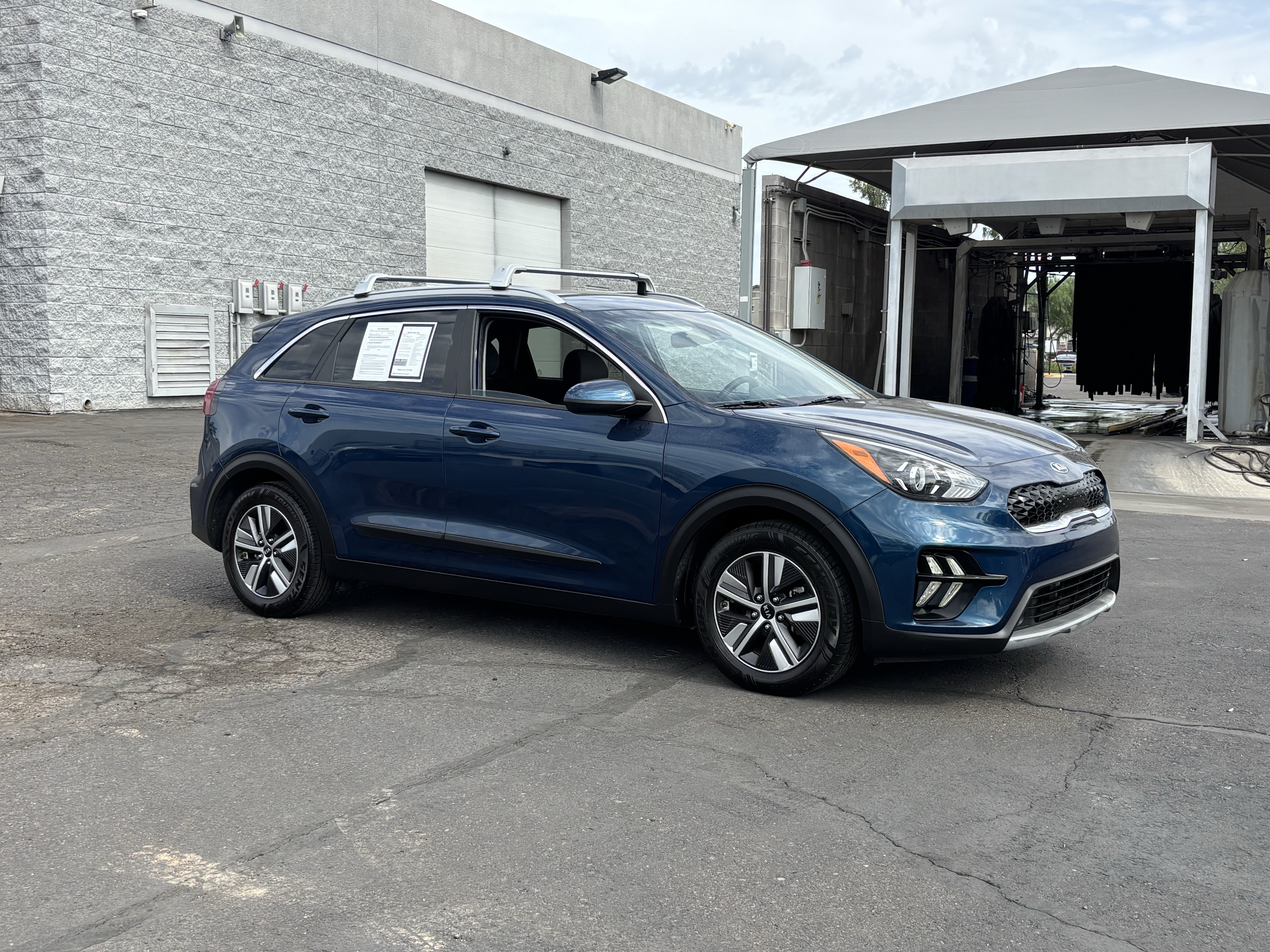 Used 2020 Kia Niro LXS FWD image 31
