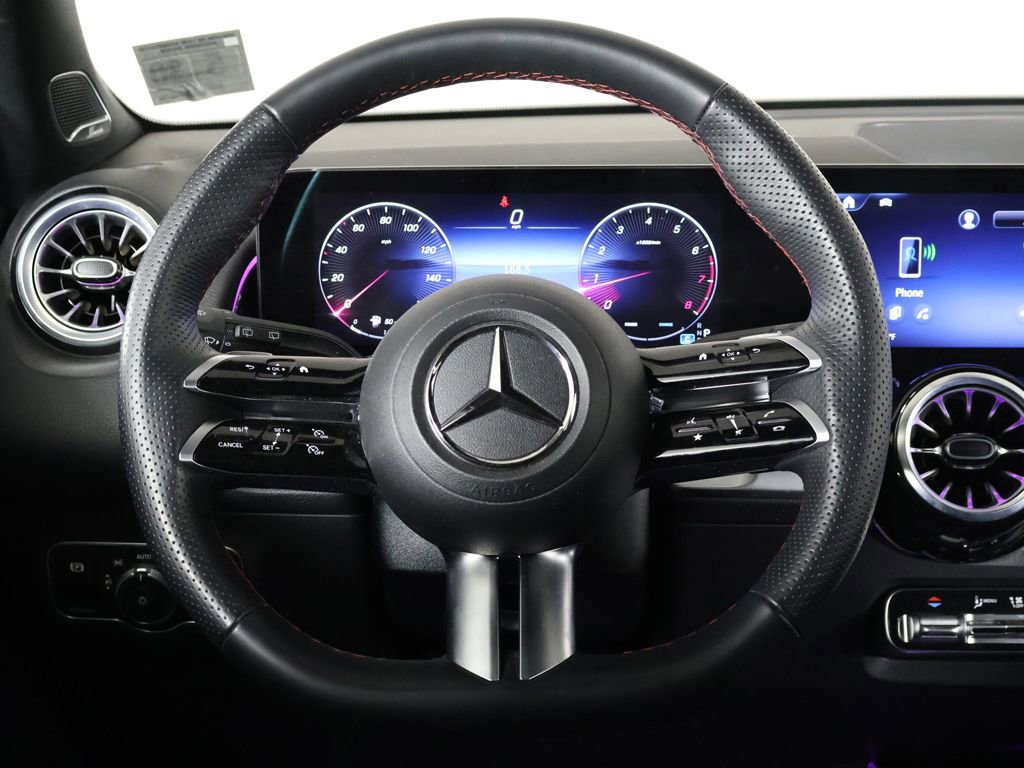 Used 2025 Mercedes-Benz GLB 250 4MATIC image 37