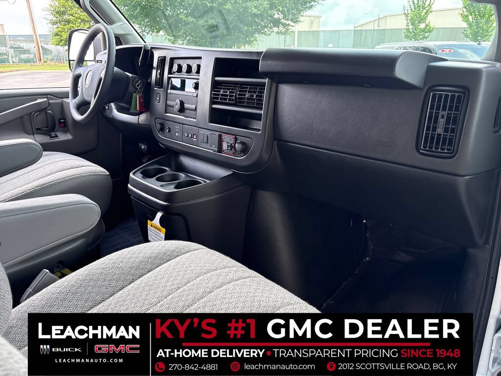 New 2026 GMC Savana 3500 LT w/ LT Preferred Equipment Group RWD image 28