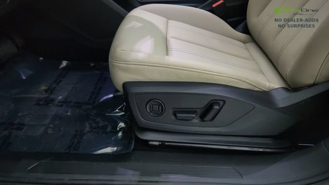 Used 2024 Audi Q4 e-tron Prestige AWD/4WD image 35