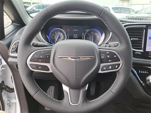 New 2026 Chrysler Pacifica Select image 18