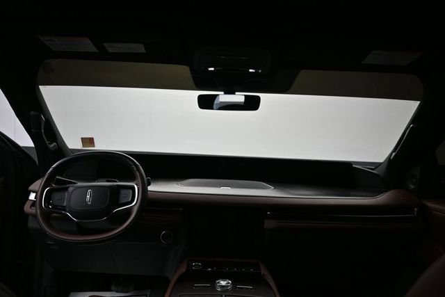 Used 2025 Lincoln Navigator Reserve AWD/4WD image 23