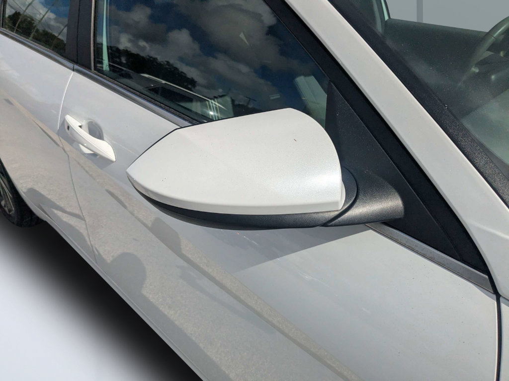 Used 2025 Hyundai Elantra SEL FWD image 15