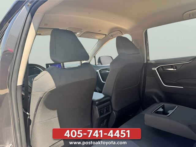 Used 2025 Toyota RAV4 XLE FWD image 16