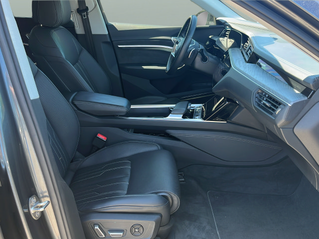 Used 2021 Audi e-tron Prestige AWD/4WD image 15