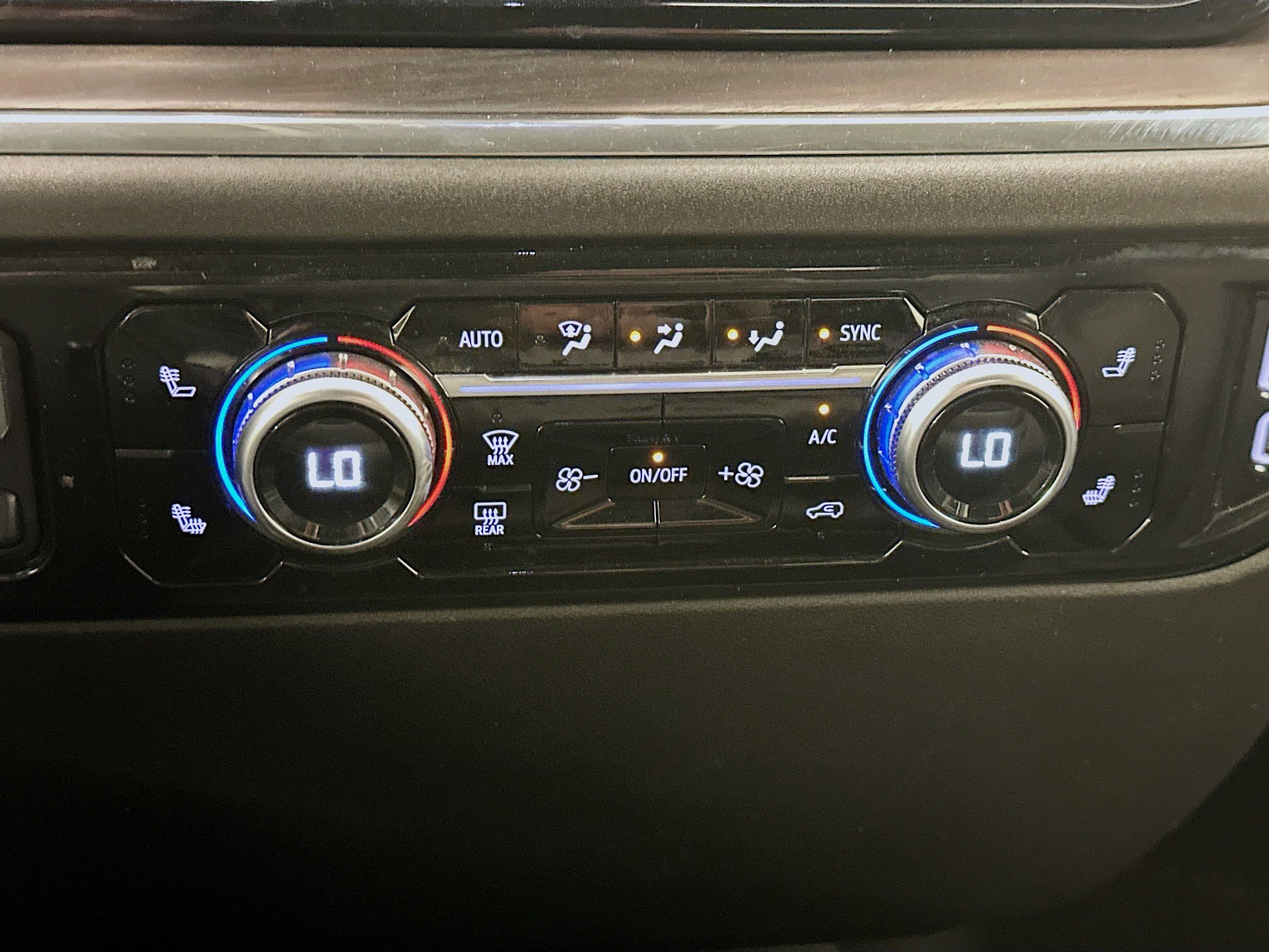 Used 2025 GMC Sierra 1500 SLT image 24