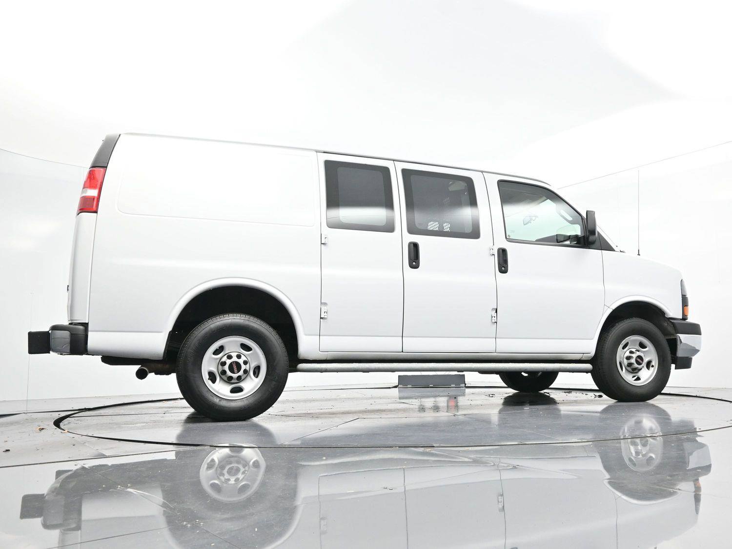 Used 2023 GMC Savana 2500 w/ Driver Convenience Package image 39