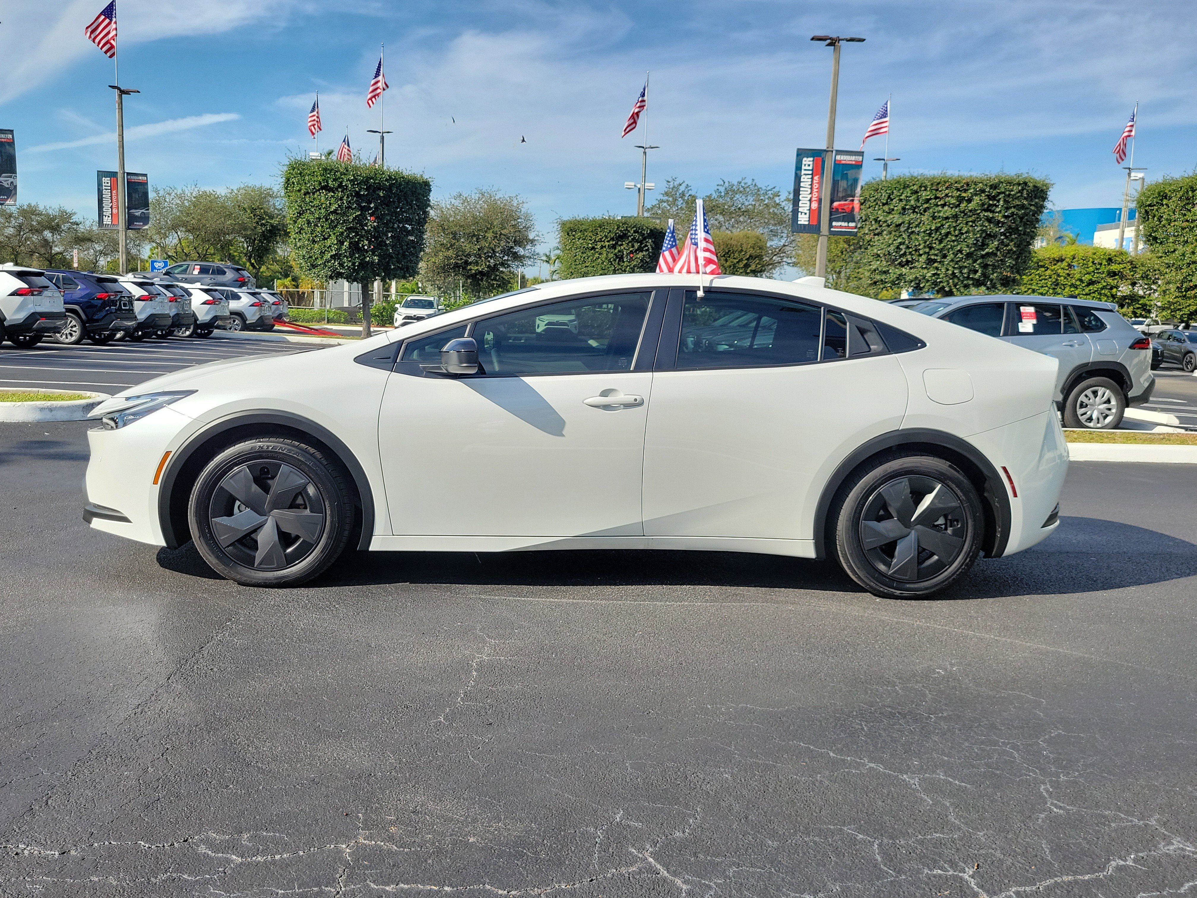 Used 2024 Toyota Prius LE image 7