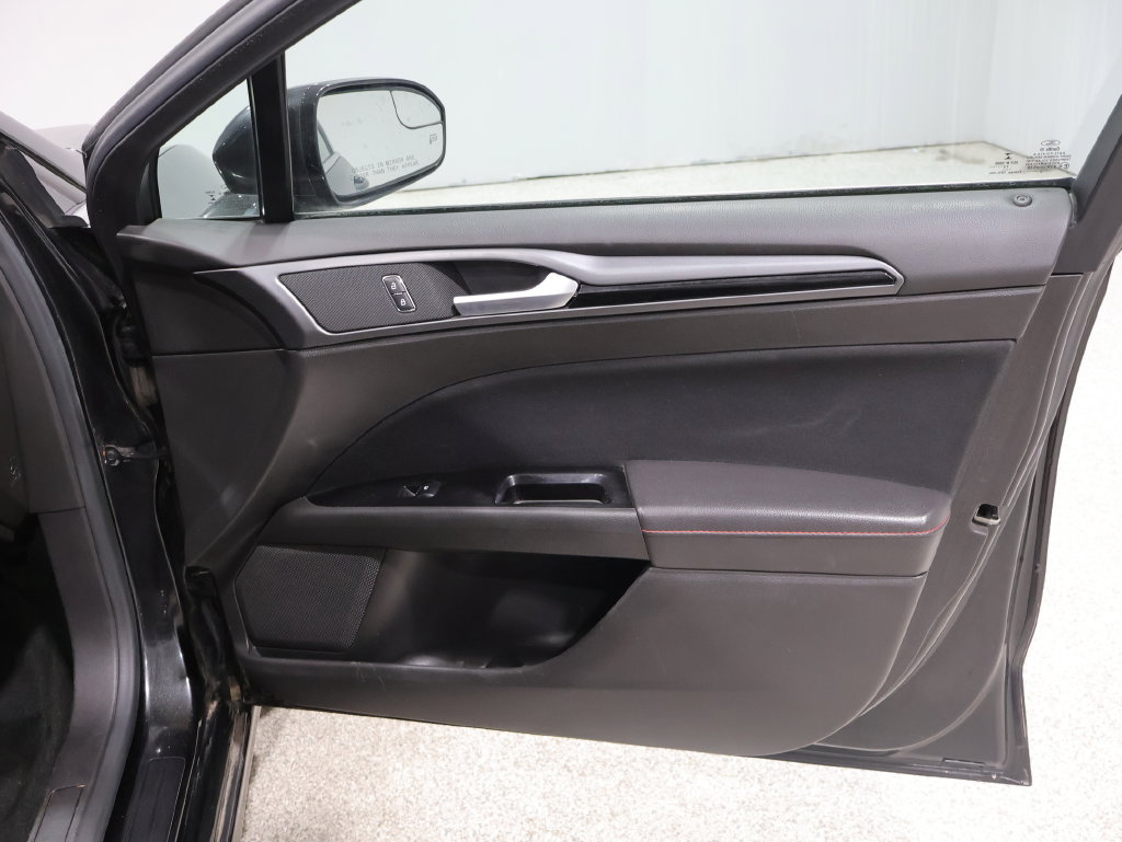 Used 2014 Ford Fusion SE FWD image 26