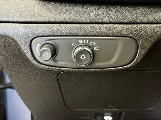 Used 2023 Chevrolet Bolt EUV LT FWD image 30