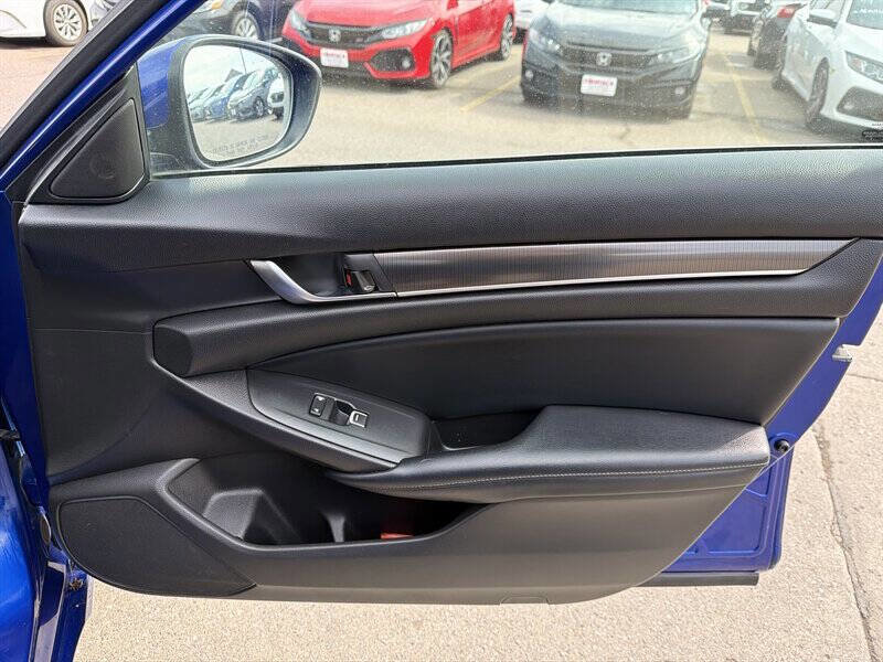 Used 2018 Honda Accord Sport image 19