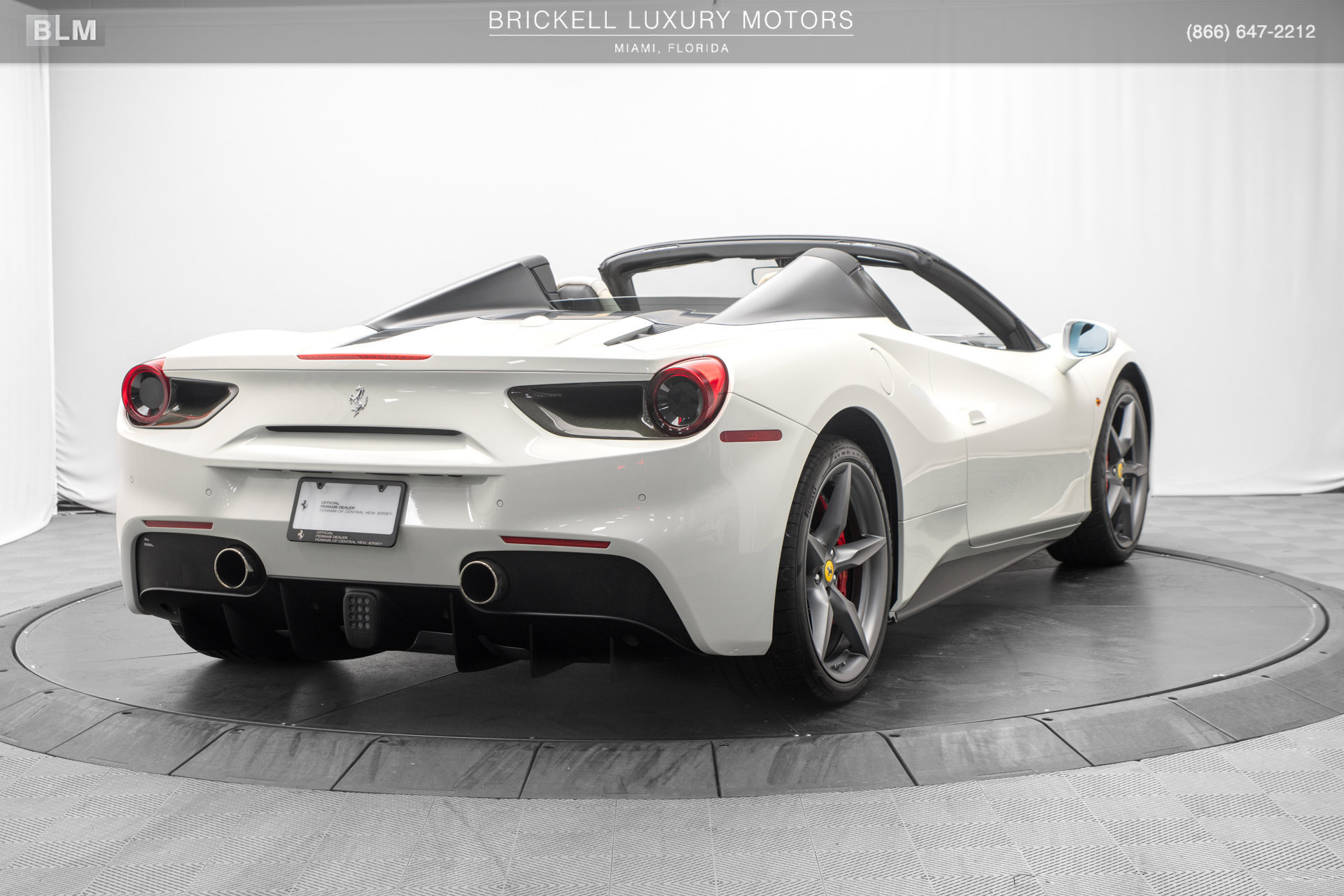 Used 2018 Ferrari 488 Spider RWD image 3