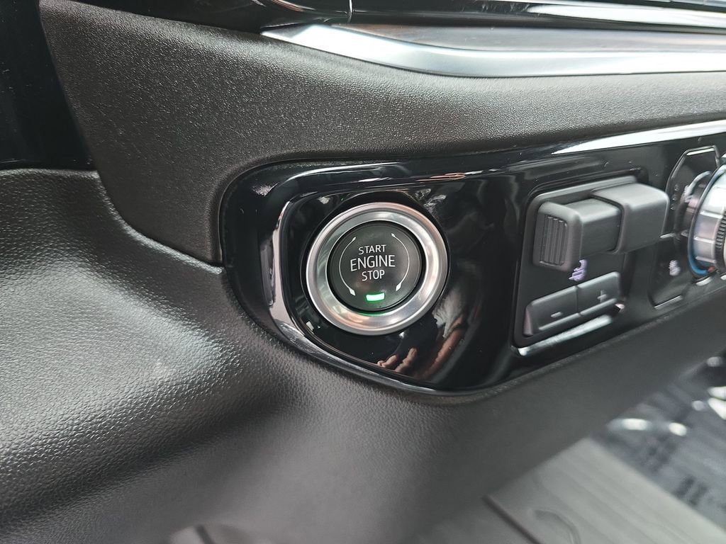 Certified 2025 GMC Sierra 3500 SLT w/ X31 Off-Road Package image 19