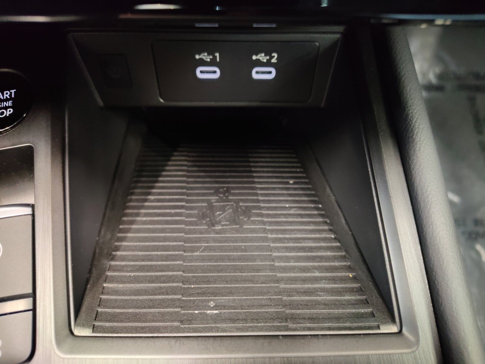 Used 2025 Nissan Kicks SR FWD image 33