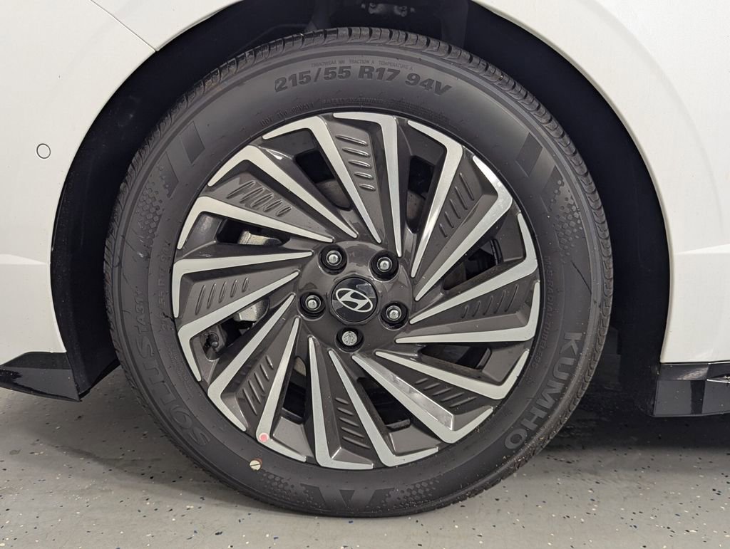 Certified 2025 Hyundai Sonata Limited image 11