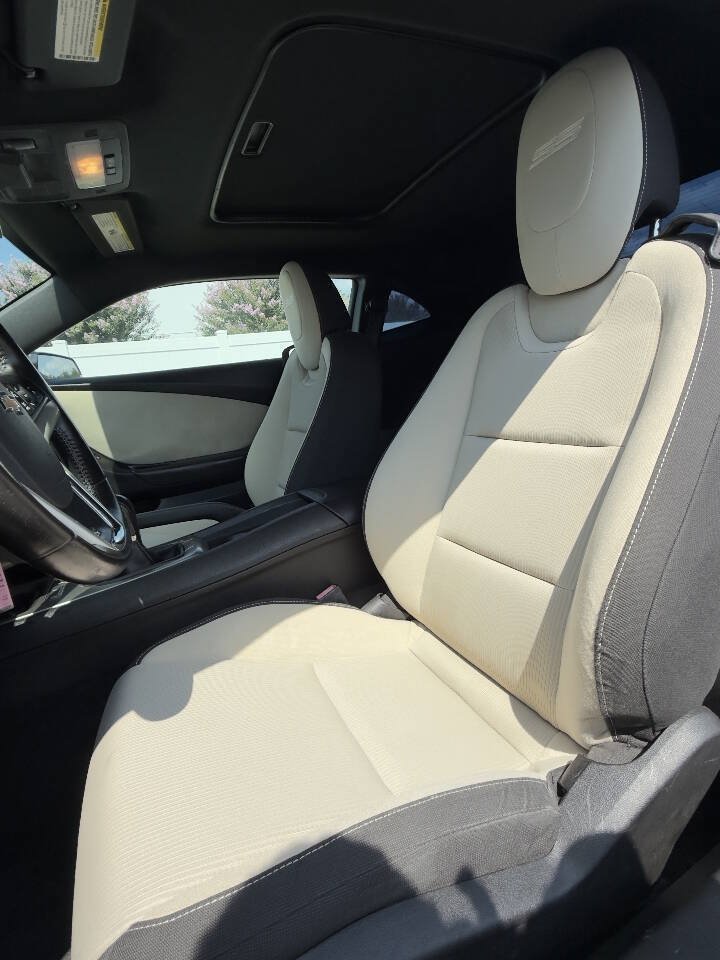 Used 2015 Chevrolet Camaro SS RWD image 10