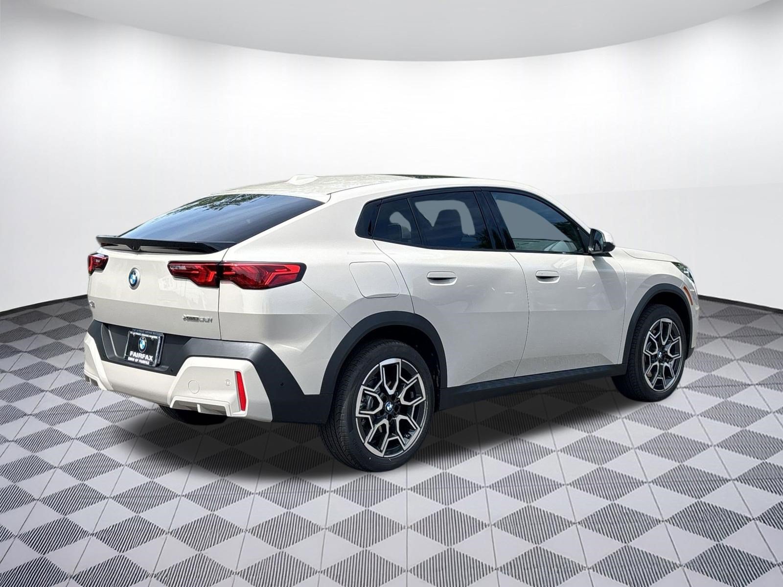 New 2026 BMW X2 xDrive28i w/ Technology Package AWD/4WD image 9