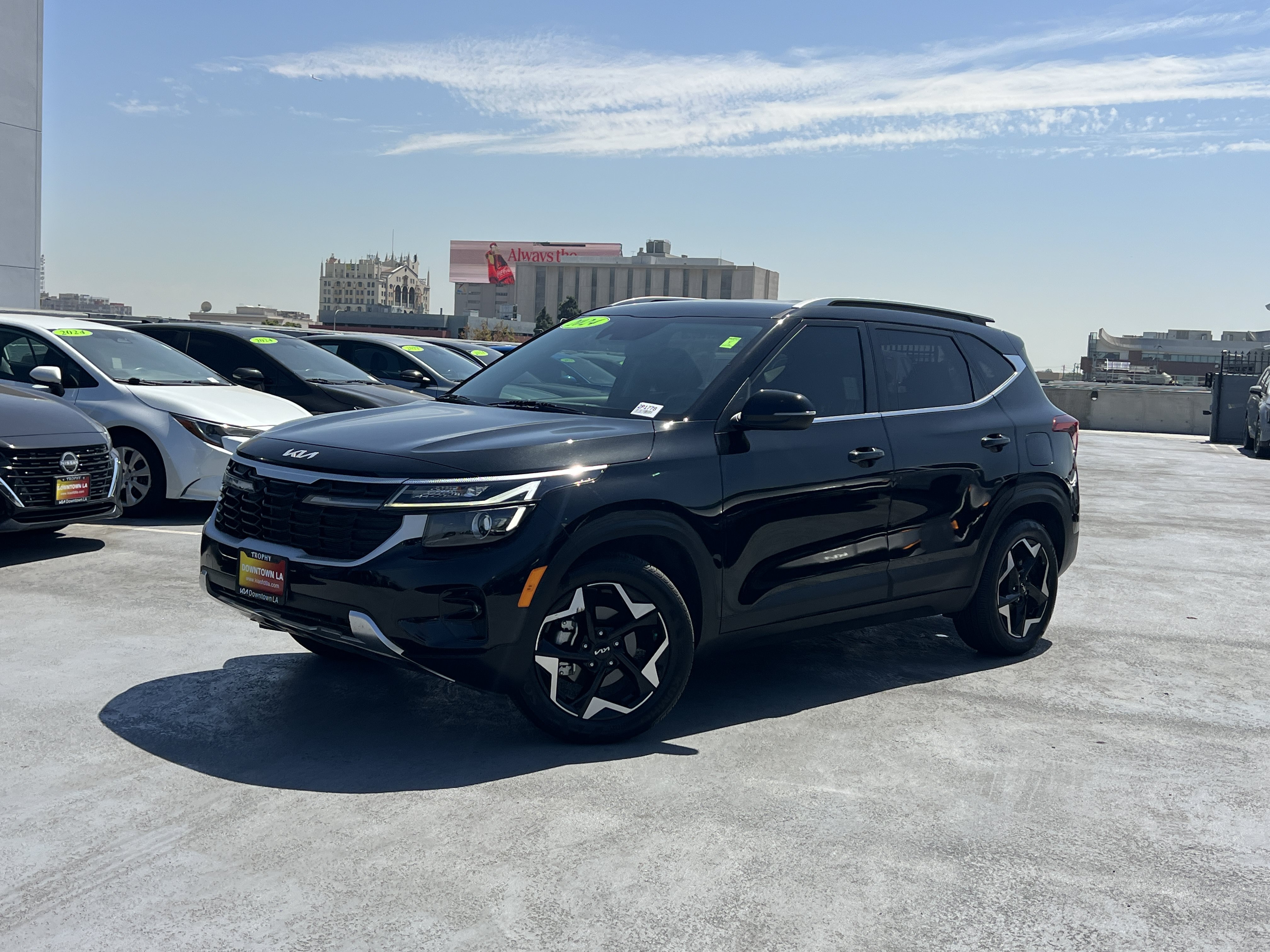 Certified 2024 Kia Seltos EX FWD image 2