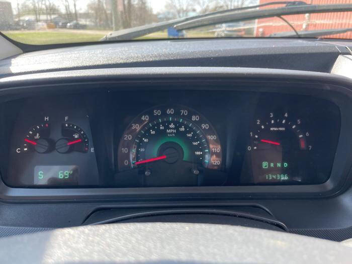 Used 2010 Dodge Journey SXT w/ Flexible Seating Group FWD image 38