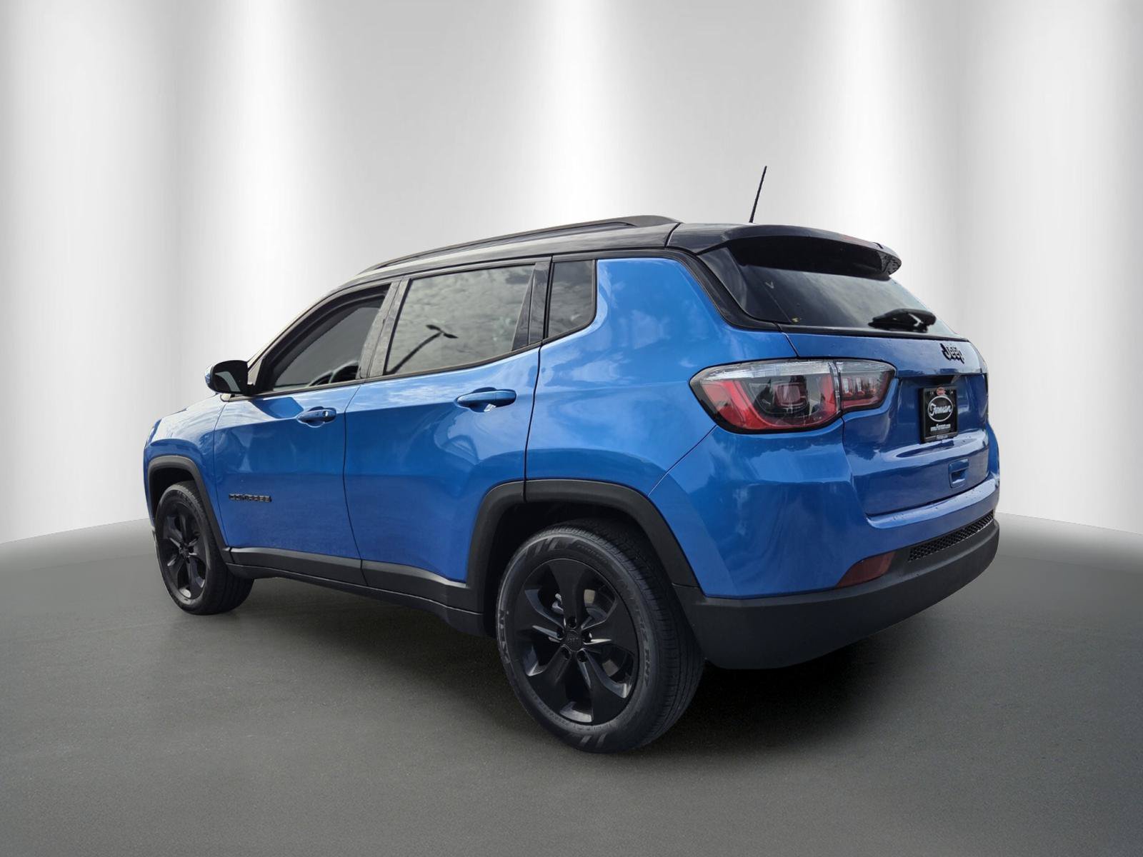 Used 2020 Jeep Compass Latitude FWD image 5