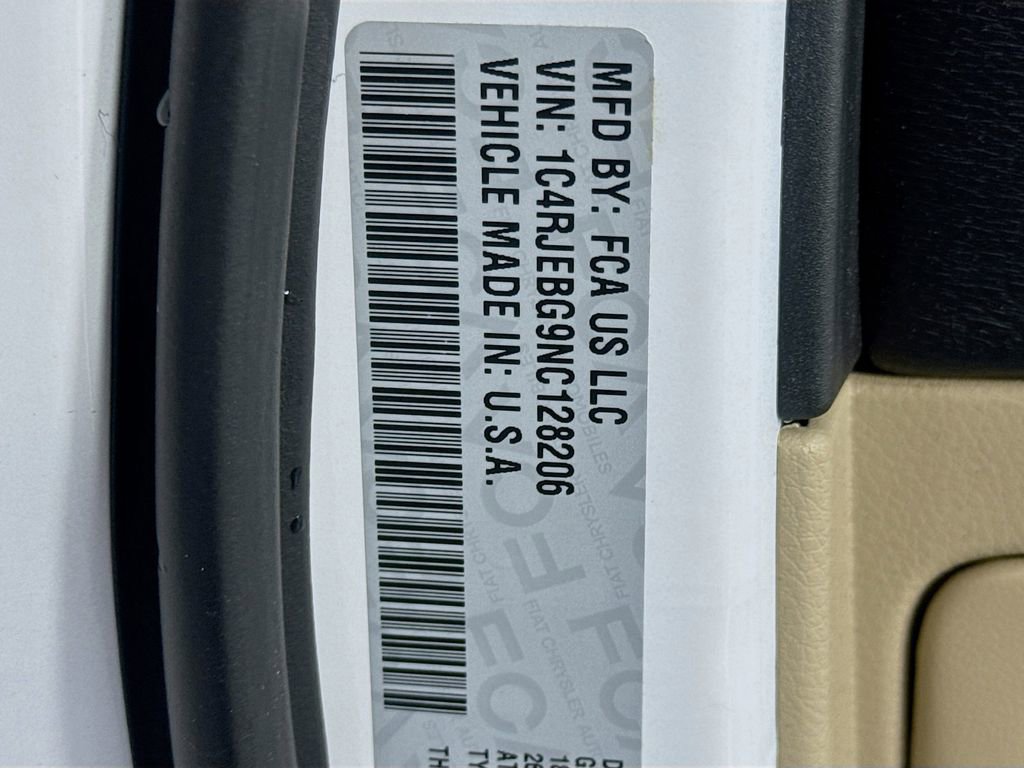 Used 2022 Jeep Grand Cherokee Limited image 43