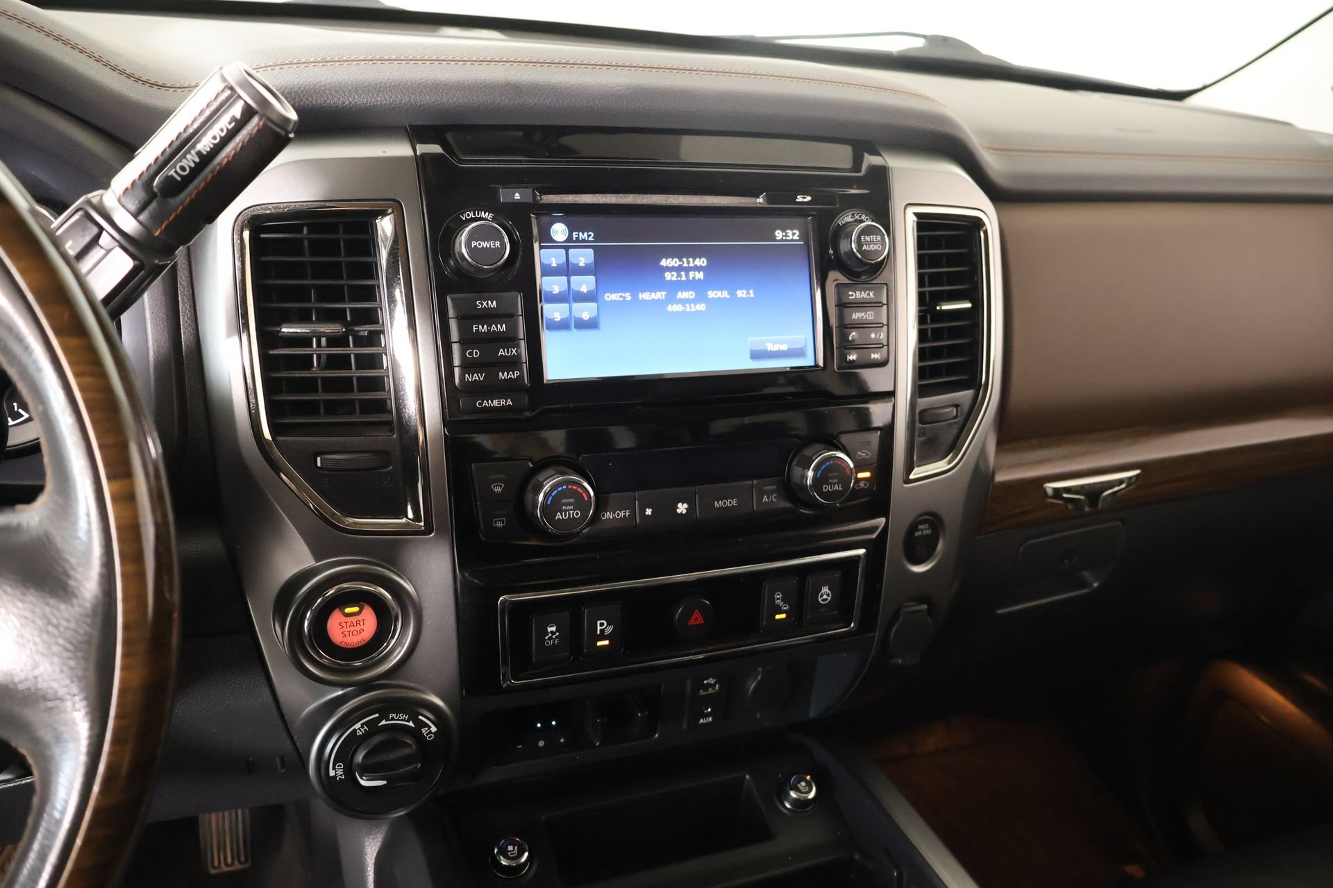 Used 2017 Nissan Titan Platinum Reserve AWD/4WD image 5
