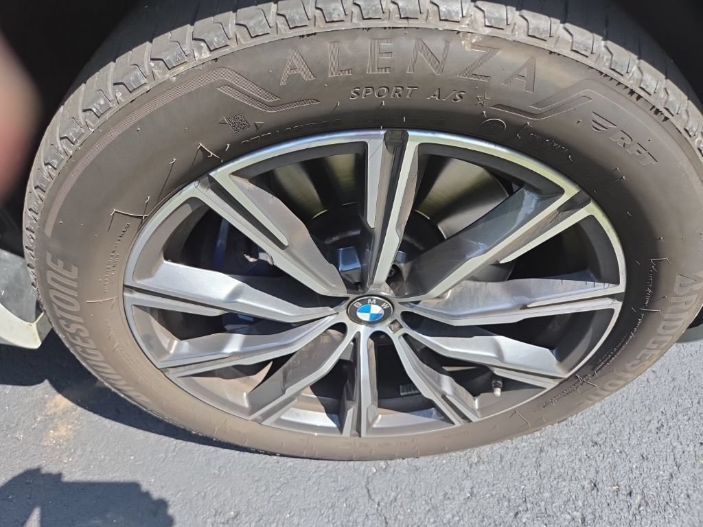 Used 2023 BMW X5 M50i w/ Executive Package AWD/4WD image 25