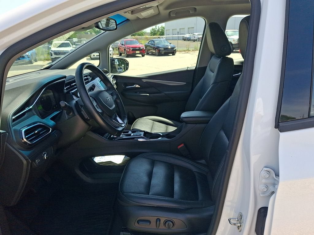 Certified 2023 Chevrolet Bolt LT w/ Infotainment Package FWD image 15