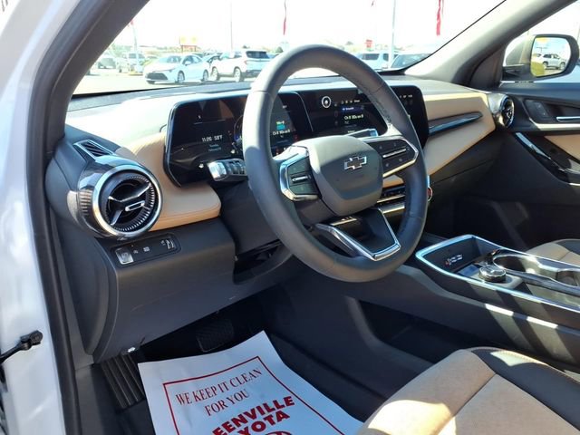 Used 2026 Chevrolet Equinox ACTIV w/ Convenience Package III image 16