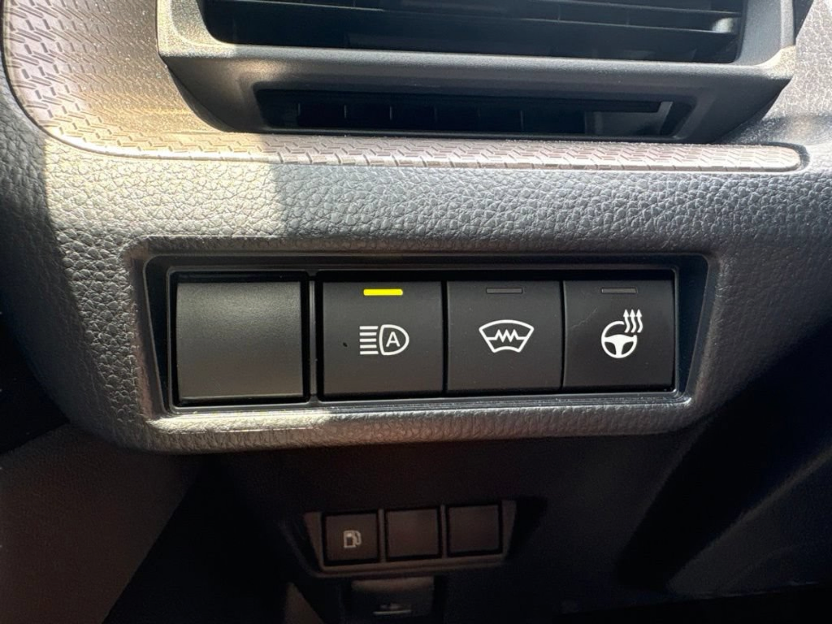 Certified 2024 Toyota Prius XLE FWD image 17