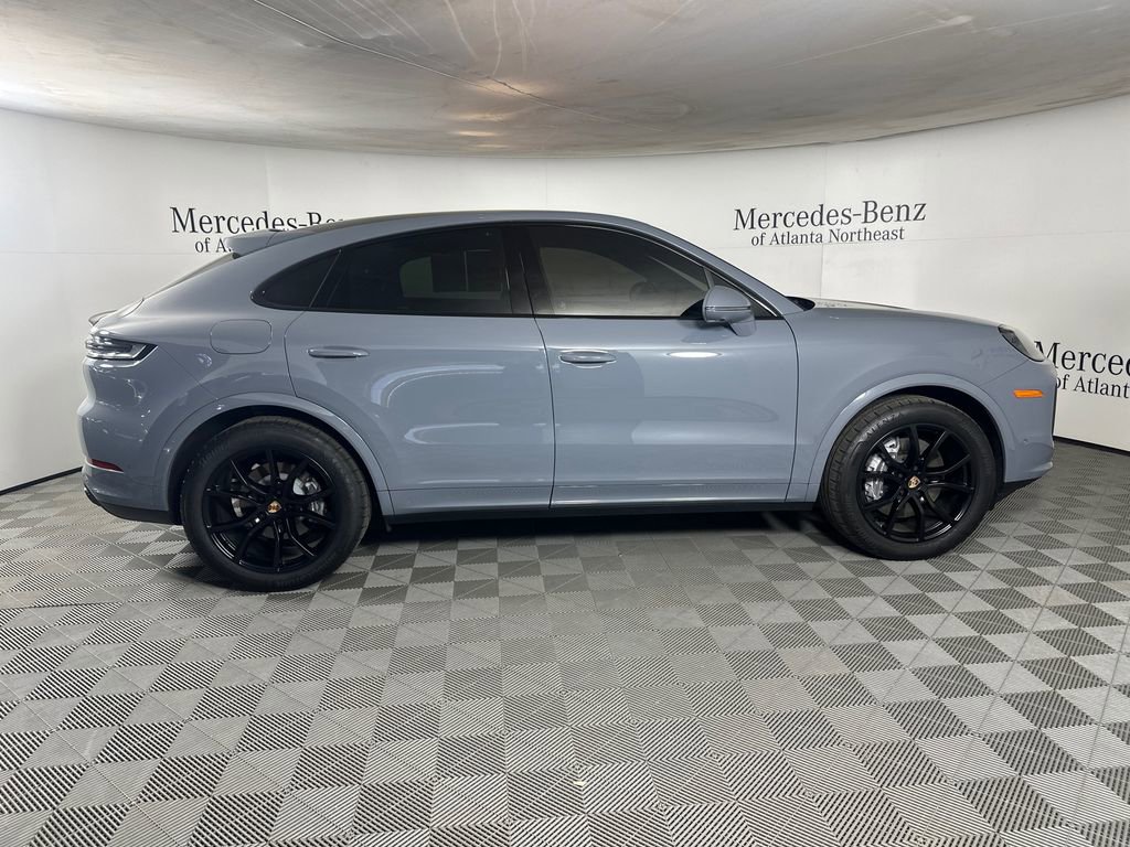 Used 2025 Porsche Cayenne Coupe image 8